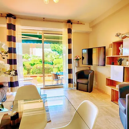 Les Vertes Annees * Juan-les-Pins