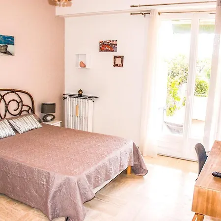 Les Vertes Annees * Juan-les-Pins